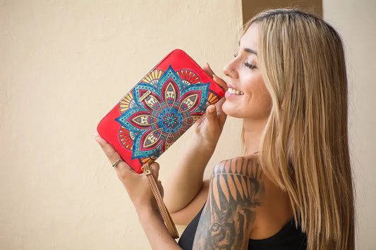 Carteras de Mujer: Diseños Únicos que Añaden Estilo a tu Look - CHULA Tulum