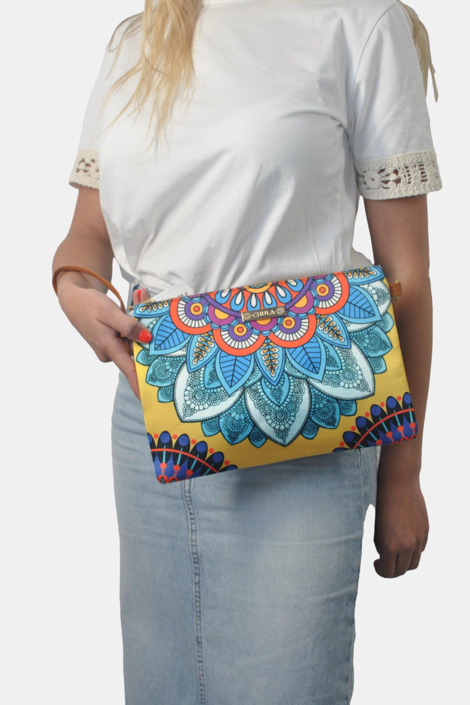 Bolso de Mano y Bandolera Pequeño Clutch Mándala Amarilla | CHULA Tulum - CHULA Tulum