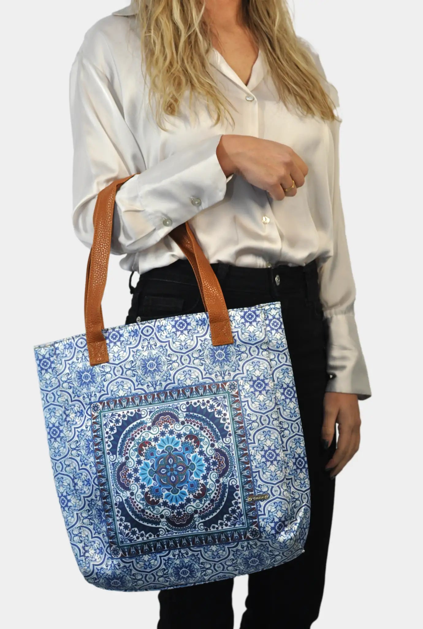 Bolso de Mujer Shopper Grande Opal Tote Jigsaw estampado Mandala azul | CHULA Tulum